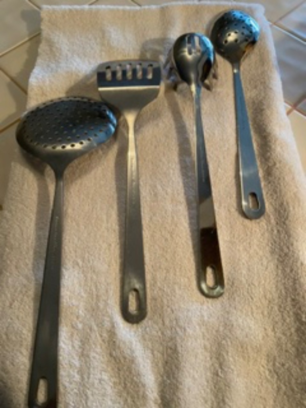 EUC WOLFGANG PUCK Bistro Collection Stainless Steel Utensil Set (4)
